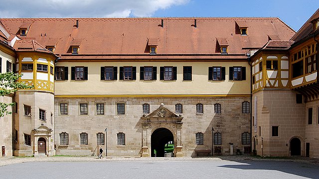 Schloss auf Schwäbisch Abbildung: Schloss Hohentübingen, Schlosshof © Museum der Universität Tübingen/Valentin Marquardt