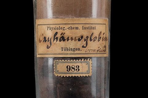 Historisches Hämoglobin-Präparat Foto: Historisches Hämoglobin-Präparat © Museum der Universität Tübingen