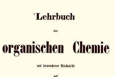 Abbildung: Das „Lehrbuch der organischen Chemie“ © Museum der Universität Tübingen/ Hedwig Storch, CC BY-SA