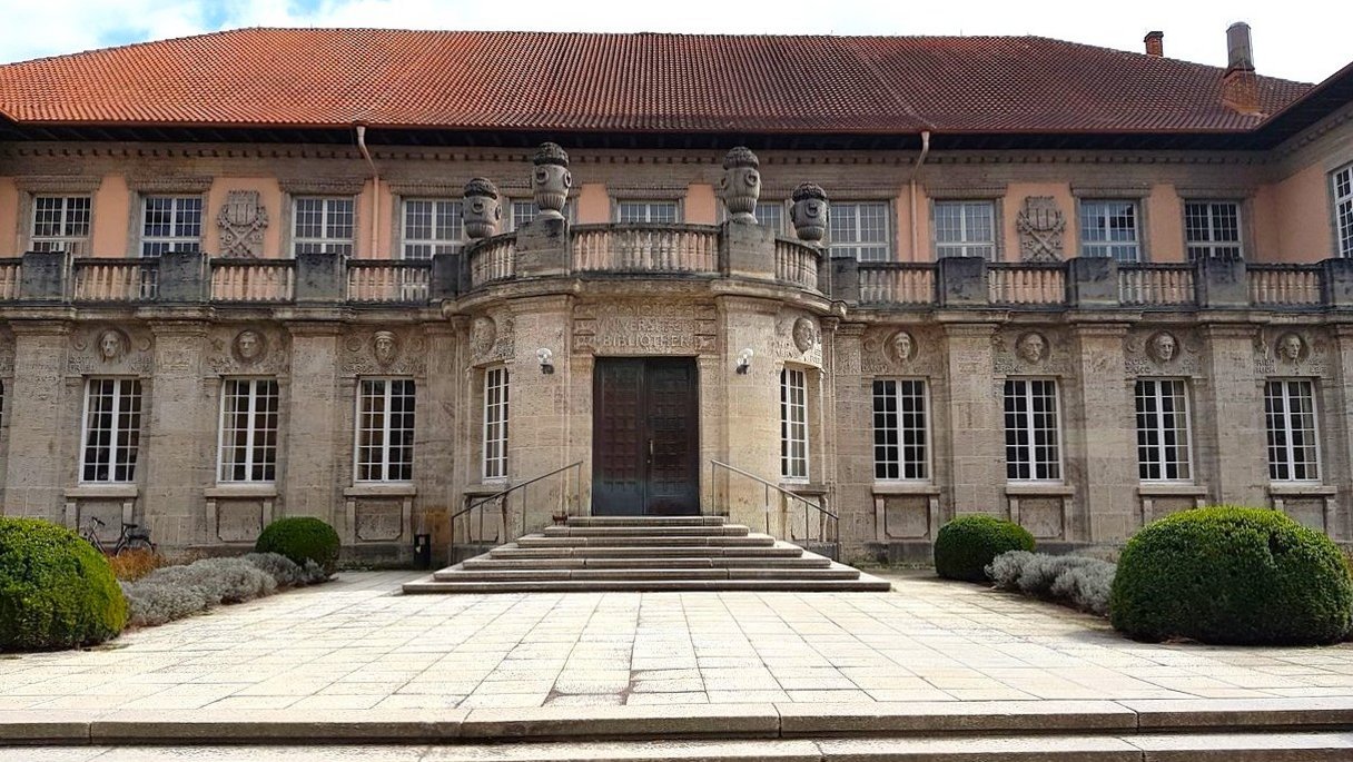 Fassade des Bonatzbaus der Universitätsbibliothek